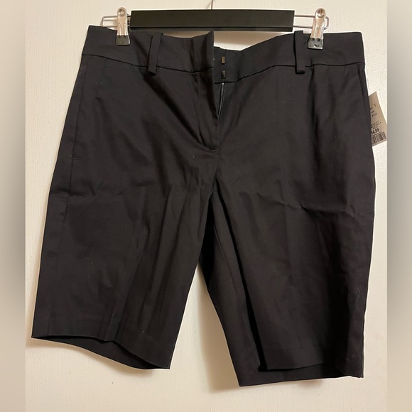 Sz 8 NWT Ann Taylor Loft  10” Short - Picture 2 of 7